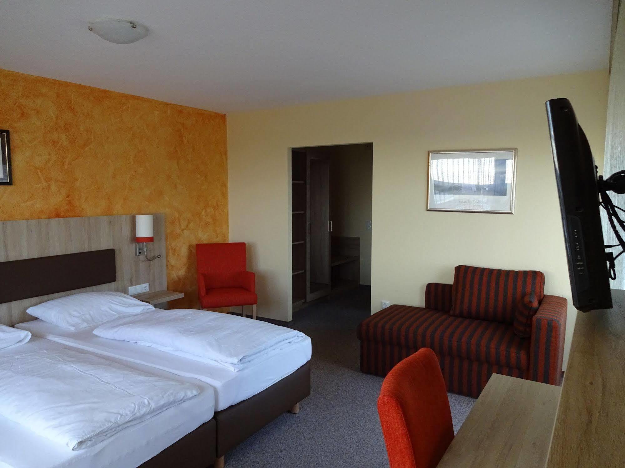 Gasthof Hotel Zum Ross Wertheim Exterior foto